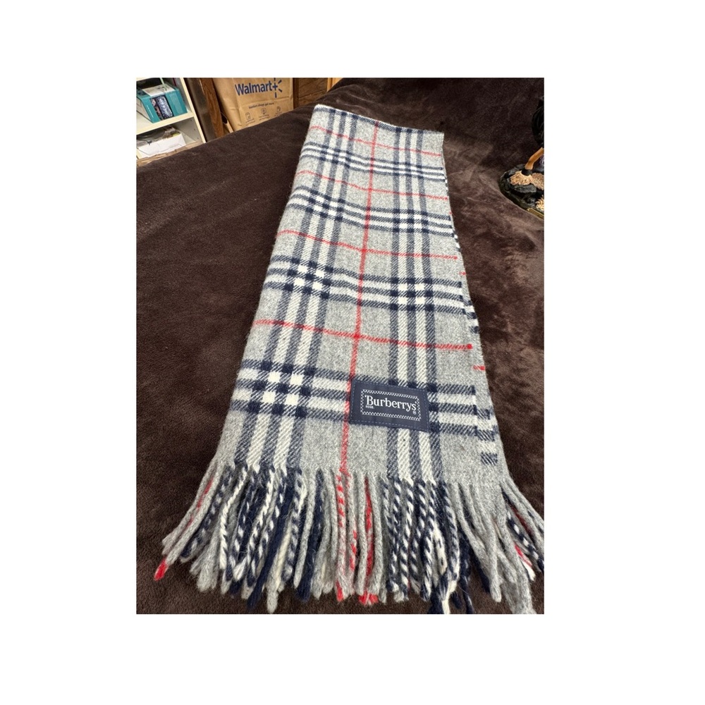 Authentic Burberrys of London Vintage scarf - Picture 9 of 9